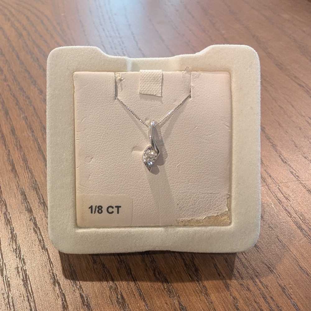 NWT 14k White-Gold 1/8-ct. Round-Cut Diamond Pendant Necklace